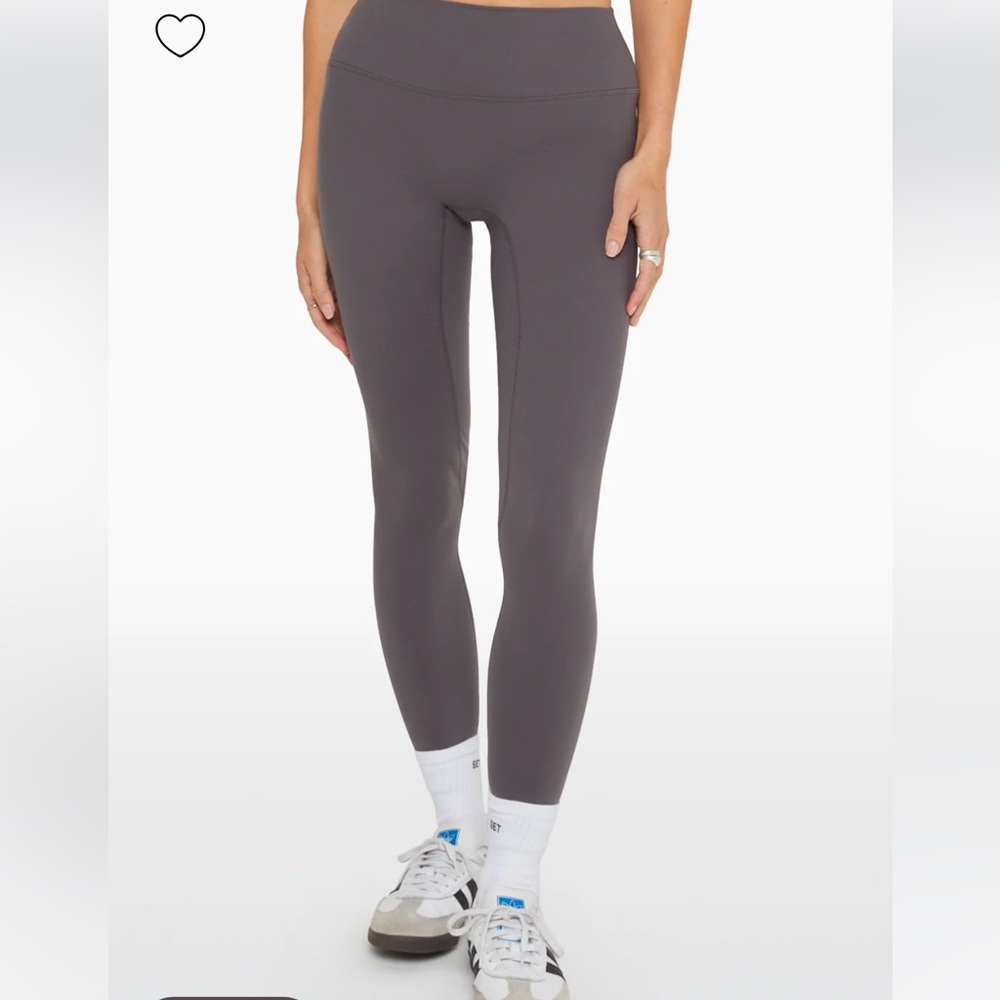 Set Active New with Tags (NWT) Formcloud Cloud Leggings in Graphite size Small
